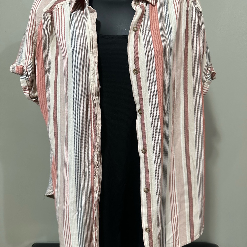 Universal Thread Casual Button Down Short Sleeved Shirt